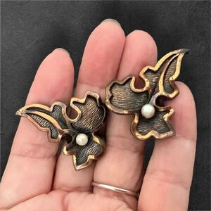 Vintage copper leaves and pearls clip on earrings